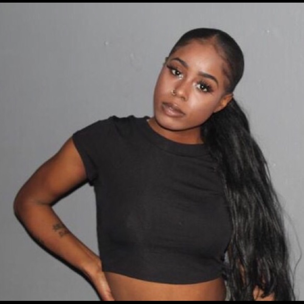 Meet your Posher, Kamauria